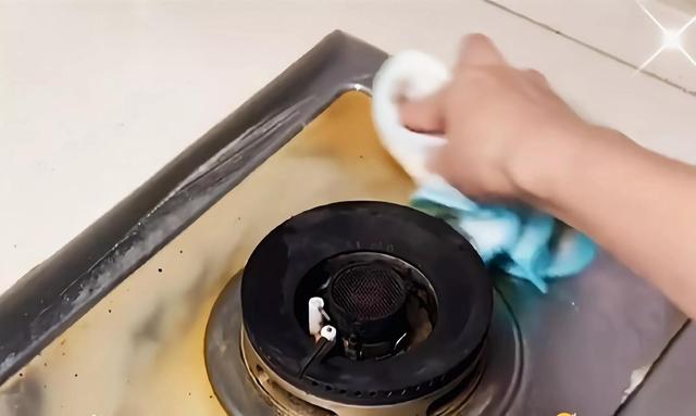 如何处理厨房油污，一招搞定不费力，分享11个清理小妙招